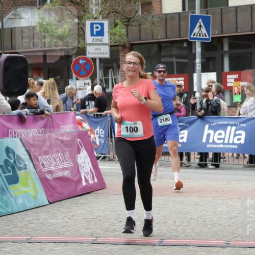 10.05.2026 - 8. Wedeler Halbmarathon Yannick Fuchs http://msf.ph/oto/9730081 10.05.2026 11:44:17 Ziel 100, 258, 2180 meine-sportfotos.de