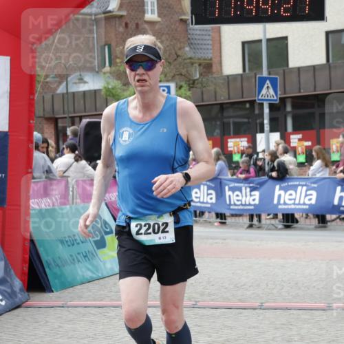 10.05.2026 - 8. Wedeler Halbmarathon Yannick Fuchs http://msf.ph/oto/9730242 10.05.2026 11:44:25 Ziel 258, 2180, 2202 meine-sportfotos.de