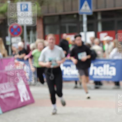 10.05.2026 - 8. Wedeler Halbmarathon Yannick Fuchs http://msf.ph/oto/9730455 10.05.2026 11:44:40 Ziel 221, 778, 877 meine-sportfotos.de