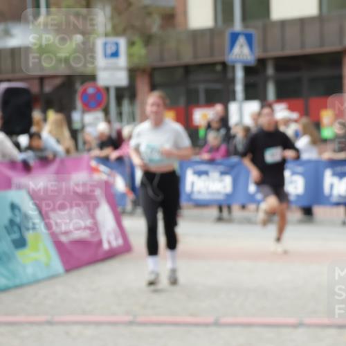 10.05.2026 - 8. Wedeler Halbmarathon Yannick Fuchs http://msf.ph/oto/9730467 10.05.2026 11:44:41 Ziel 778, 877 meine-sportfotos.de