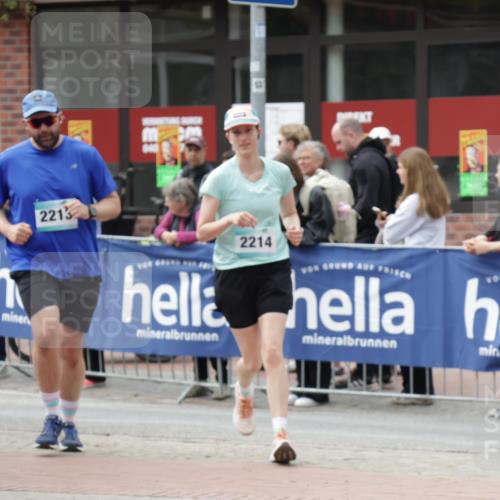 10.05.2026 - 8. Wedeler Halbmarathon Yannick Fuchs http://msf.ph/oto/9730564 10.05.2026 11:44:48 Ziel 877, 2213, 2214 meine-sportfotos.de