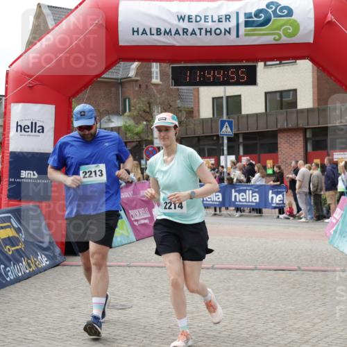 10.05.2026 - 8. Wedeler Halbmarathon Yannick Fuchs http://msf.ph/oto/9730640 10.05.2026 11:44:53 Ziel 189, 2213, 2214 meine-sportfotos.de