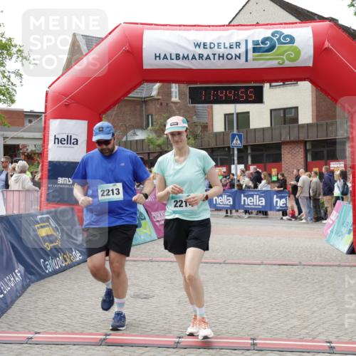 10.05.2026 - 8. Wedeler Halbmarathon Yannick Fuchs http://msf.ph/oto/9730645 10.05.2026 11:44:53 Ziel 189, 2213, 2214 meine-sportfotos.de