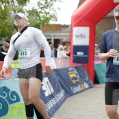 10.05.2026 - 8. Wedeler Halbmarathon Yannick Fuchs http://msf.ph/oto/9730806 10.05.2026 11:45:02 Ziel 49, 50, 472, 755, 763, 823, 1047 meine-sportfotos.de