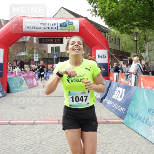10.05.2026 - 8. Wedeler Halbmarathon Yannick Fuchs http://msf.ph/oto/9730895 10.05.2026 11:45:07 Ziel 52, 233, 749, 755, 756, 763, 917, 1047 meine-sportfotos.de