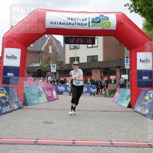 10.05.2026 - 8. Wedeler Halbmarathon Yannick Fuchs http://msf.ph/oto/9732704 10.05.2026 12:25:14 Ziel 241, 349 meine-sportfotos.de