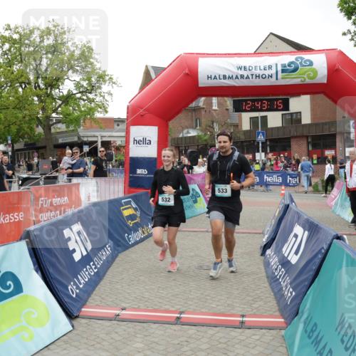 10.05.2026 - 8. Wedeler Halbmarathon Yannick Fuchs http://msf.ph/oto/9734524 10.05.2026 12:43:13 Ziel 532, 533 meine-sportfotos.de