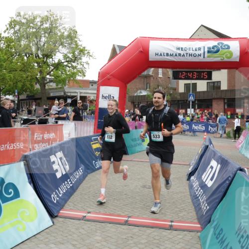 10.05.2026 - 8. Wedeler Halbmarathon Yannick Fuchs http://msf.ph/oto/9734527 10.05.2026 12:43:13 Ziel 532, 533 meine-sportfotos.de