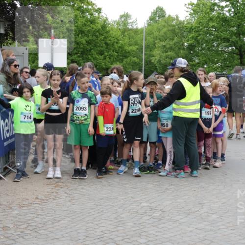 10.05.2026 - 8. Wedeler Halbmarathon Yannick Fuchs http://msf.ph/oto/9734548 10.05.2026 12:43:30 Ziel  meine-sportfotos.de
