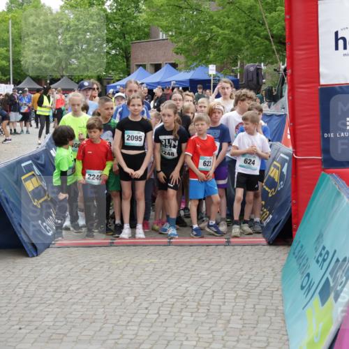 10.05.2026 - 8. Wedeler Halbmarathon Yannick Fuchs http://msf.ph/oto/9734587 10.05.2026 12:44:10 Ziel  meine-sportfotos.de
