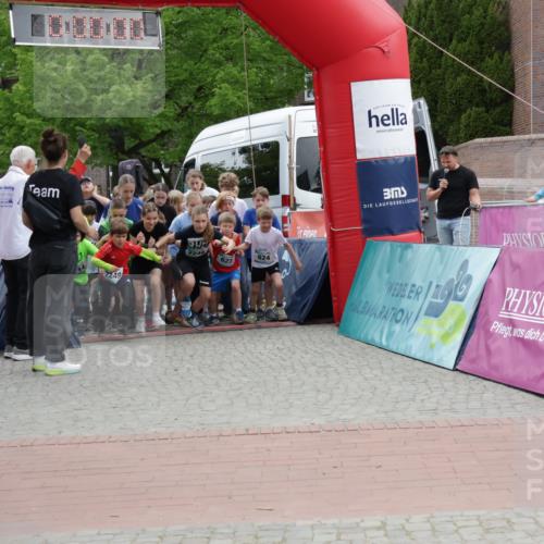 10.05.2026 - 8. Wedeler Halbmarathon Yannick Fuchs http://msf.ph/oto/9734628 10.05.2026 12:44:56 Ziel  meine-sportfotos.de
