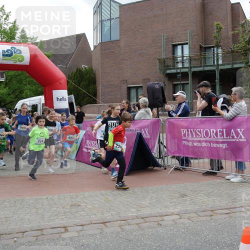 10.05.2026 - 8. Wedeler Halbmarathon Yannick Fuchs http://msf.ph/oto/9734652 10.05.2026 12:44:58 Ziel  meine-sportfotos.de