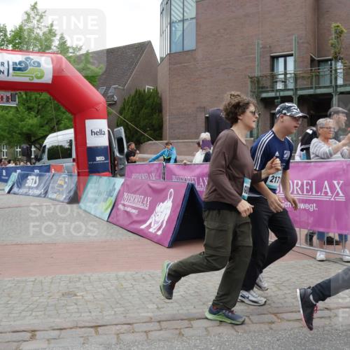 10.05.2026 - 8. Wedeler Halbmarathon Yannick Fuchs http://msf.ph/oto/9734723 10.05.2026 12:45:04 Ziel  meine-sportfotos.de
