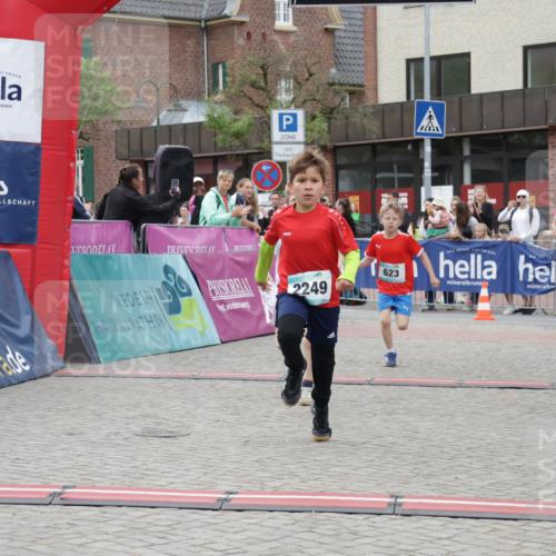 10.05.2026 - 8. Wedeler Halbmarathon Yannick Fuchs http://msf.ph/oto/9734785 10.05.2026 12:47:38 Ziel 623, 624, 2249 meine-sportfotos.de