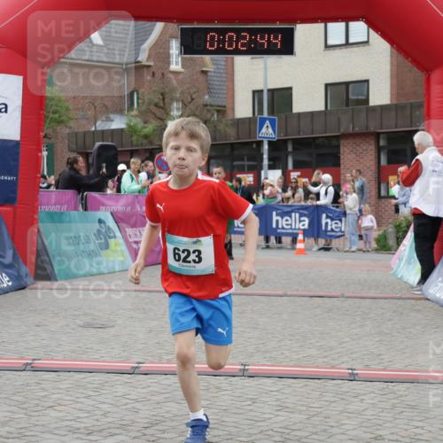 10.05.2026 - 8. Wedeler Halbmarathon Yannick Fuchs http://msf.ph/oto/9734811 10.05.2026 12:47:41 Ziel 623, 624, 997, 2093, 2249 meine-sportfotos.de