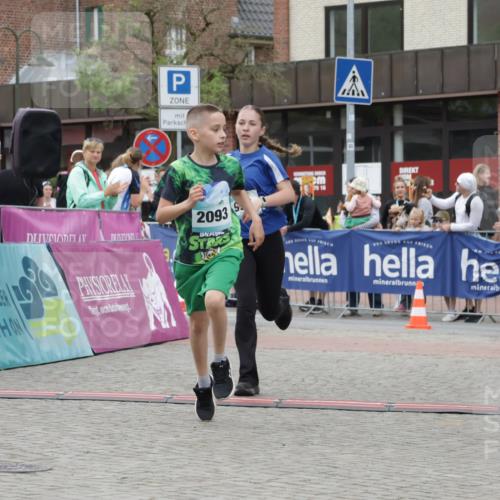 10.05.2026 - 8. Wedeler Halbmarathon Yannick Fuchs http://msf.ph/oto/9734826 10.05.2026 12:47:42 Ziel 623, 624, 997, 2093, 2152, 2249 meine-sportfotos.de