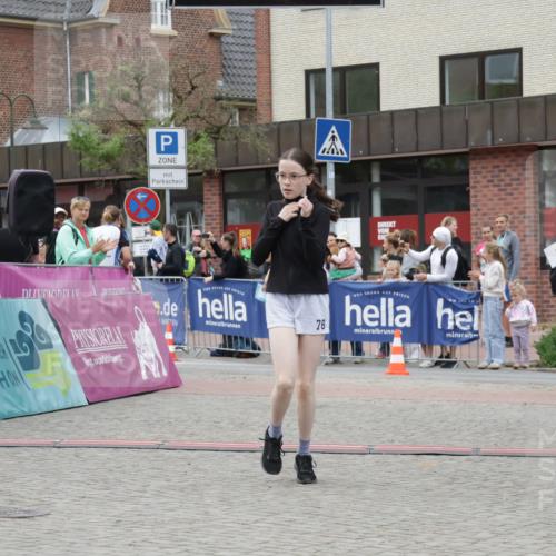 10.05.2026 - 8. Wedeler Halbmarathon Yannick Fuchs http://msf.ph/oto/9734855 10.05.2026 12:47:46 Ziel 997, 2093, 2152, 2248 meine-sportfotos.de