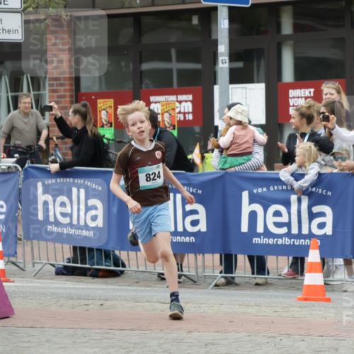 10.05.2026 - 8. Wedeler Halbmarathon Yannick Fuchs http://msf.ph/oto/9734916 10.05.2026 12:48:01 Ziel 797, 824 meine-sportfotos.de