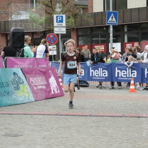 10.05.2026 - 8. Wedeler Halbmarathon Yannick Fuchs http://msf.ph/oto/9734928 10.05.2026 12:48:03 Ziel 795, 797, 824, 2116 meine-sportfotos.de