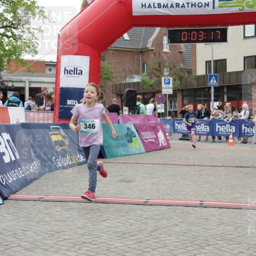 10.05.2026 - 8. Wedeler Halbmarathon Yannick Fuchs http://msf.ph/oto/9735017 10.05.2026 12:48:13 Ziel 346, 408, 714, 2013, 2116 meine-sportfotos.de
