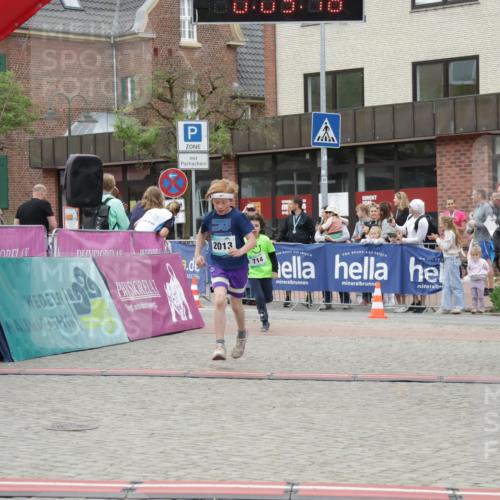 10.05.2026 - 8. Wedeler Halbmarathon Yannick Fuchs http://msf.ph/oto/9735028 10.05.2026 12:48:15 Ziel 346, 408, 714, 2013 meine-sportfotos.de