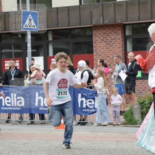 10.05.2026 - 8. Wedeler Halbmarathon Yannick Fuchs http://msf.ph/oto/9735060 10.05.2026 12:48:18 Ziel 346, 607, 714, 2013, 2172 meine-sportfotos.de