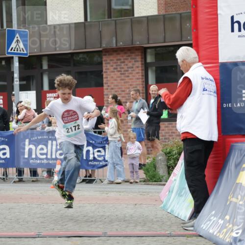 10.05.2026 - 8. Wedeler Halbmarathon Yannick Fuchs http://msf.ph/oto/9735063 10.05.2026 12:48:19 Ziel 607, 714, 2013, 2172 meine-sportfotos.de