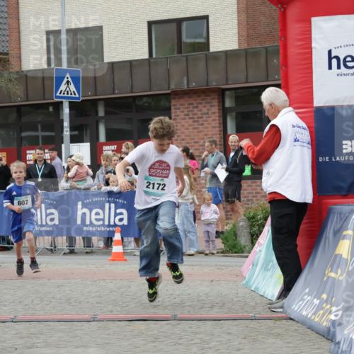 10.05.2026 - 8. Wedeler Halbmarathon Yannick Fuchs http://msf.ph/oto/9735067 10.05.2026 12:48:19 Ziel 607, 714, 2013, 2172 meine-sportfotos.de