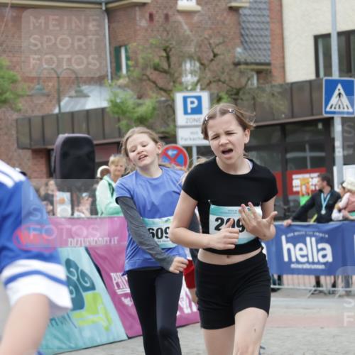 10.05.2026 - 8. Wedeler Halbmarathon Yannick Fuchs http://msf.ph/oto/9735098 10.05.2026 12:48:26 Ziel 147, 607, 609, 728, 2095, 2172 meine-sportfotos.de