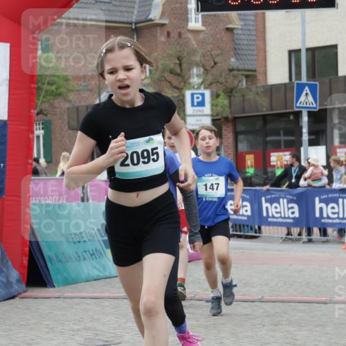 10.05.2026 - 8. Wedeler Halbmarathon Yannick Fuchs http://msf.ph/oto/9735106 10.05.2026 12:48:26 Ziel 147, 607, 609, 728, 2095, 2172 meine-sportfotos.de