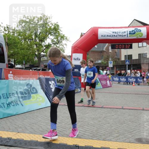 10.05.2026 - 8. Wedeler Halbmarathon Yannick Fuchs http://msf.ph/oto/9735123 10.05.2026 12:48:29 Ziel 147, 609, 728, 2095, 2150 meine-sportfotos.de