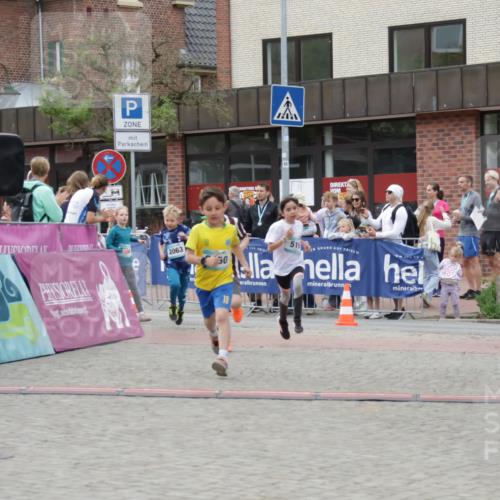 10.05.2026 - 8. Wedeler Halbmarathon Yannick Fuchs http://msf.ph/oto/9735140 10.05.2026 12:48:32 Ziel 147, 519, 728, 2054, 2063, 2066, 2150, 2170 meine-sportfotos.de