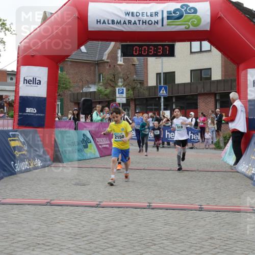 10.05.2026 - 8. Wedeler Halbmarathon Yannick Fuchs http://msf.ph/oto/9735159 10.05.2026 12:48:34 Ziel 197, 519, 2054, 2063, 2066, 2150, 2170 meine-sportfotos.de