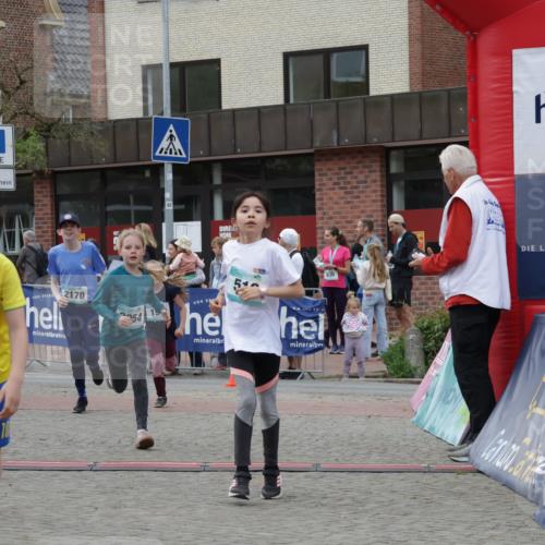 10.05.2026 - 8. Wedeler Halbmarathon Yannick Fuchs http://msf.ph/oto/9735163 10.05.2026 12:48:34 Ziel 197, 519, 2054, 2063, 2066, 2150, 2170 meine-sportfotos.de