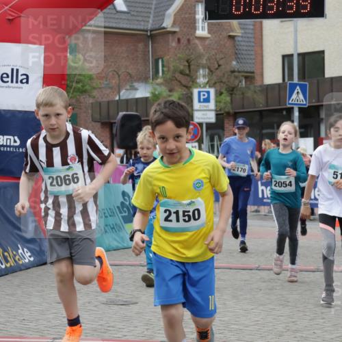 10.05.2026 - 8. Wedeler Halbmarathon Yannick Fuchs http://msf.ph/oto/9735170 10.05.2026 12:48:35 Ziel 197, 519, 2054, 2063, 2066, 2110, 2150, 2170 meine-sportfotos.de