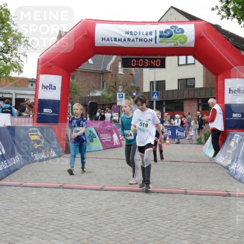 10.05.2026 - 8. Wedeler Halbmarathon Yannick Fuchs http://msf.ph/oto/9735186 10.05.2026 12:48:37 Ziel 197, 519, 2054, 2063, 2066, 2110, 2150, 2170 meine-sportfotos.de