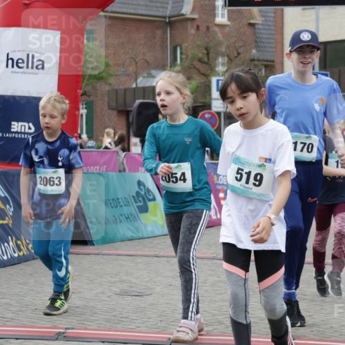 10.05.2026 - 8. Wedeler Halbmarathon Yannick Fuchs http://msf.ph/oto/9735191 10.05.2026 12:48:37 Ziel 197, 519, 2054, 2063, 2066, 2110, 2150, 2170 meine-sportfotos.de