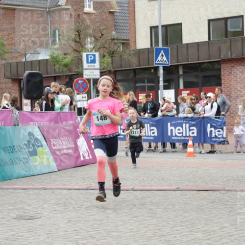 10.05.2026 - 8. Wedeler Halbmarathon Yannick Fuchs http://msf.ph/oto/9735223 10.05.2026 12:48:42 Ziel 148, 197, 825, 2110, 2111, 2170 meine-sportfotos.de