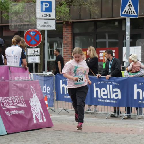 10.05.2026 - 8. Wedeler Halbmarathon Yannick Fuchs http://msf.ph/oto/9735288 10.05.2026 12:48:54 Ziel 724, 909 meine-sportfotos.de