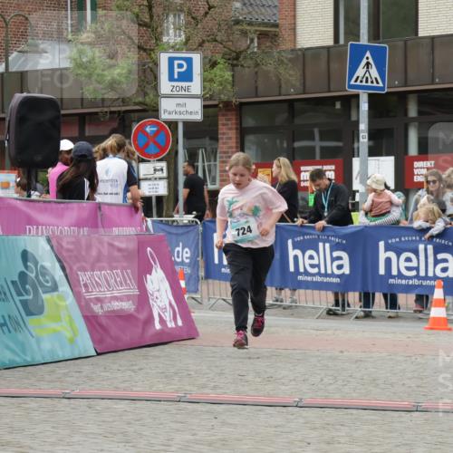 10.05.2026 - 8. Wedeler Halbmarathon Yannick Fuchs http://msf.ph/oto/9735292 10.05.2026 12:48:54 Ziel 724, 909 meine-sportfotos.de