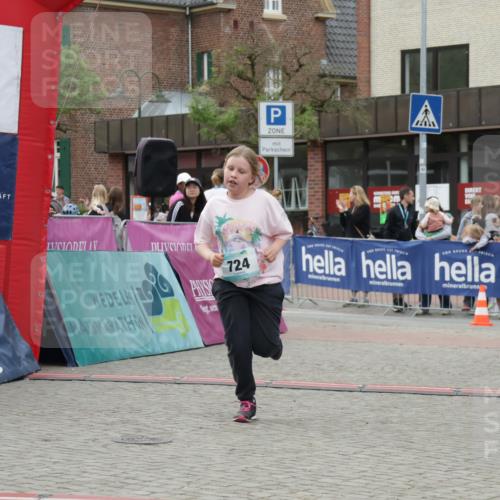 10.05.2026 - 8. Wedeler Halbmarathon Yannick Fuchs http://msf.ph/oto/9735301 10.05.2026 12:48:56 Ziel 724 meine-sportfotos.de