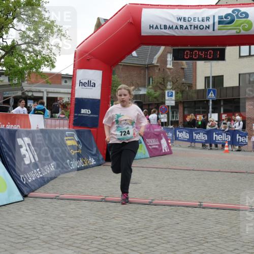 10.05.2026 - 8. Wedeler Halbmarathon Yannick Fuchs http://msf.ph/oto/9735314 10.05.2026 12:48:57 Ziel 724 meine-sportfotos.de