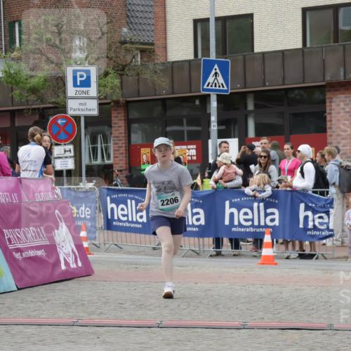 10.05.2026 - 8. Wedeler Halbmarathon Yannick Fuchs http://msf.ph/oto/9735373 10.05.2026 12:49:30 Ziel 2206 meine-sportfotos.de