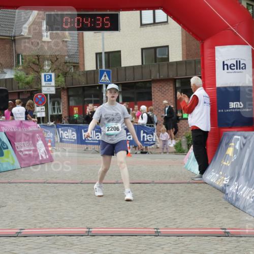 10.05.2026 - 8. Wedeler Halbmarathon Yannick Fuchs http://msf.ph/oto/9735389 10.05.2026 12:49:32 Ziel 2206 meine-sportfotos.de