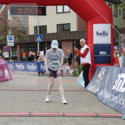 10.05.2026 - 8. Wedeler Halbmarathon Yannick Fuchs http://msf.ph/oto/9735392 10.05.2026 12:49:33 Ziel 2206 meine-sportfotos.de