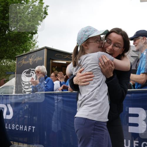 10.05.2026 - 8. Wedeler Halbmarathon Yannick Fuchs http://msf.ph/oto/9735408 10.05.2026 12:49:41 Ziel  meine-sportfotos.de