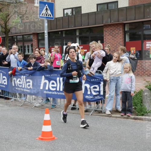 10.05.2026 - 8. Wedeler Halbmarathon Yannick Fuchs http://msf.ph/oto/9736721 10.05.2026 12:43:51 Ziel 836, 9, 040, 5, 16, 256 meine-sportfotos.de