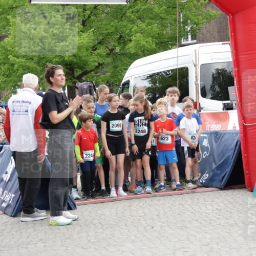 10.05.2026 - 8. Wedeler Halbmarathon Yannick Fuchs http://msf.ph/oto/9736747 10.05.2026 12:44:36 Ziel 3, 37, 2249, 2095, 2248, 623, 624, 394 meine-sportfotos.de