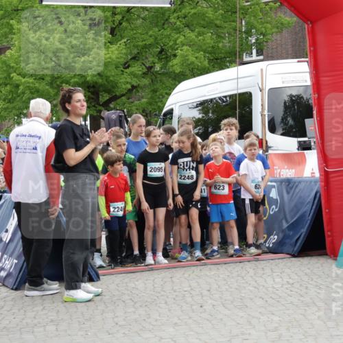 10.05.2026 - 8. Wedeler Halbmarathon Yannick Fuchs http://msf.ph/oto/9736748 10.05.2026 12:44:37 Ziel 375, 2249, 2095, 2248, 623, 624, 394 meine-sportfotos.de