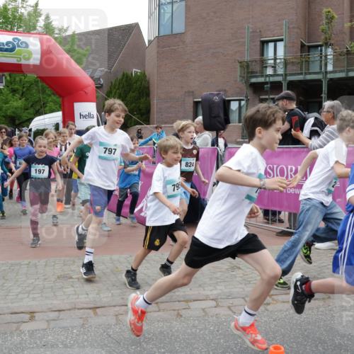 10.05.2026 - 8. Wedeler Halbmarathon Yannick Fuchs http://msf.ph/oto/9736779 10.05.2026 12:45:01 Ziel 2170, 197, 797, 824, 79, 607 meine-sportfotos.de